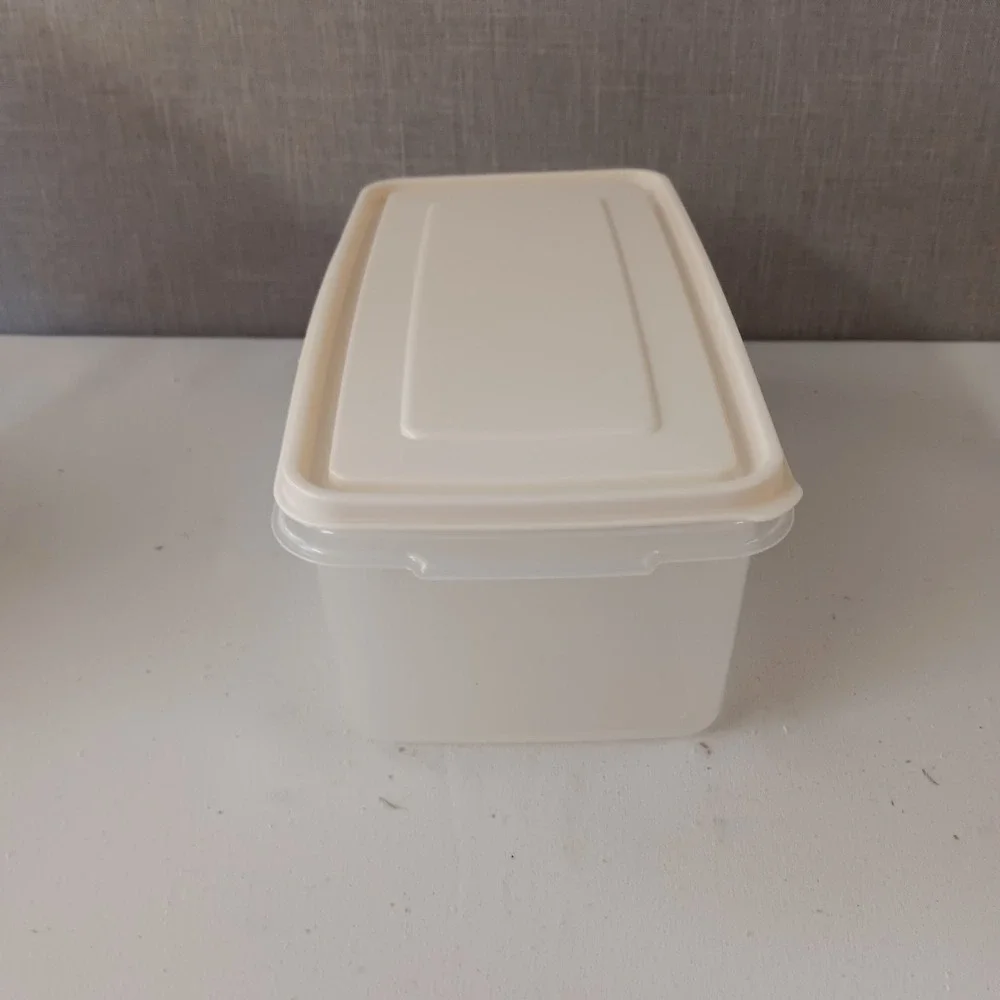 Rubbermaid Servin Saver #12 60 Oz Rectangular Container + Lid Almond Vintage USA